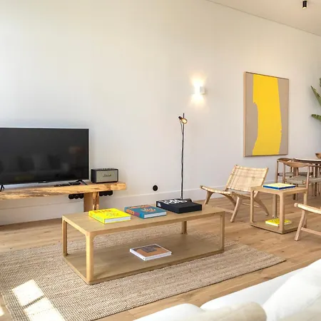 Edition 147 - Luxury Front Loft *